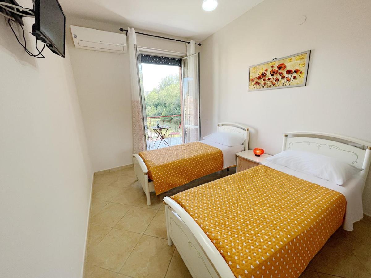 Flavia Apartment กาสเตลลัมมาเร ดิ สตาเบีย ภายนอก รูปภาพ