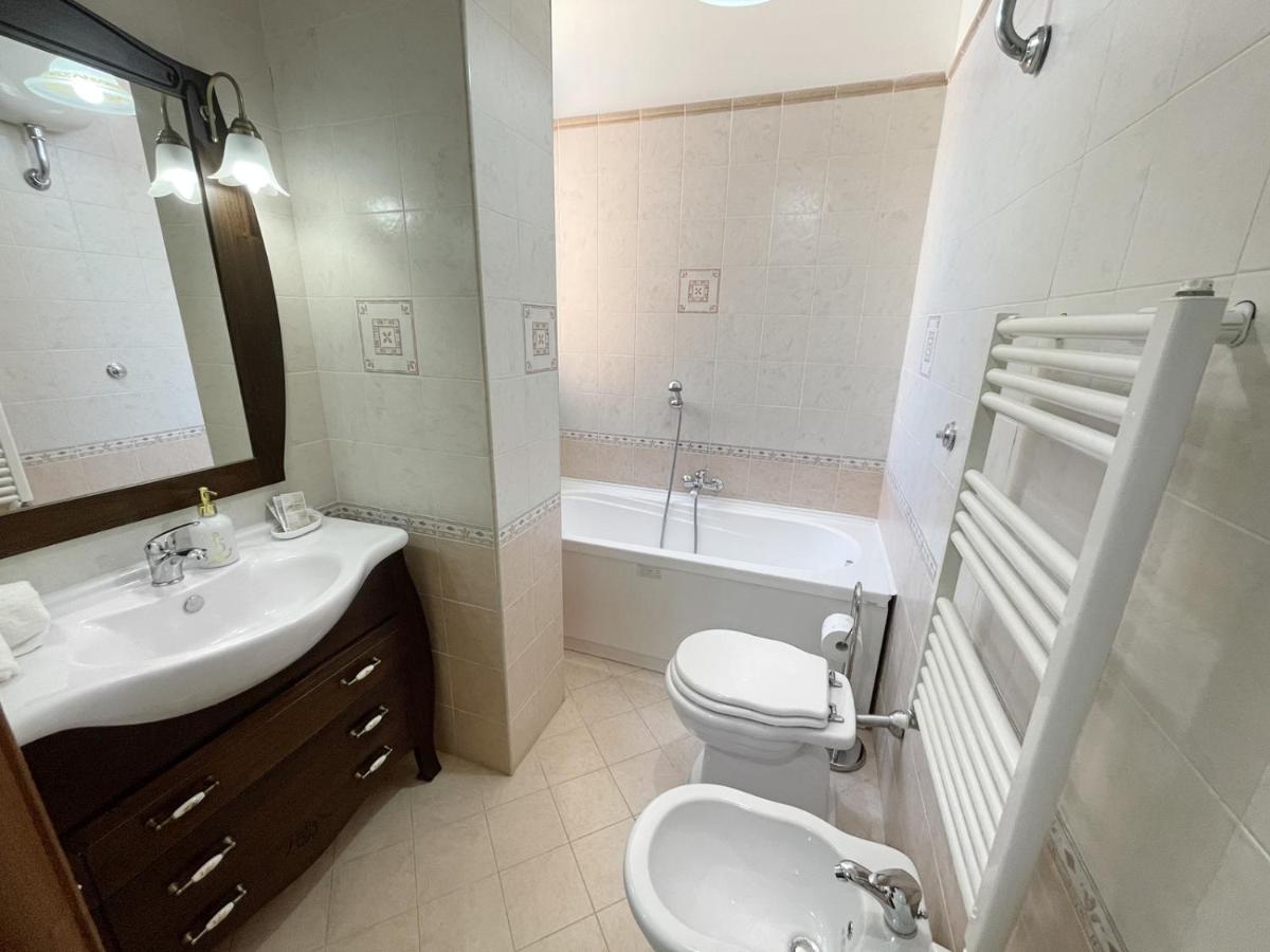 Flavia Apartment กาสเตลลัมมาเร ดิ สตาเบีย ภายนอก รูปภาพ