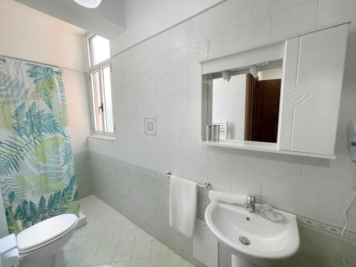 Flavia Apartment กาสเตลลัมมาเร ดิ สตาเบีย ภายนอก รูปภาพ
